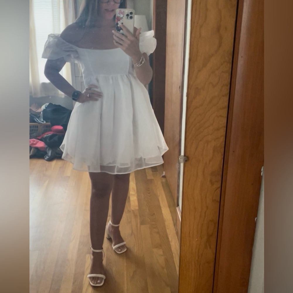 White Puff Sleeve Dresses - Picture 6 of 7